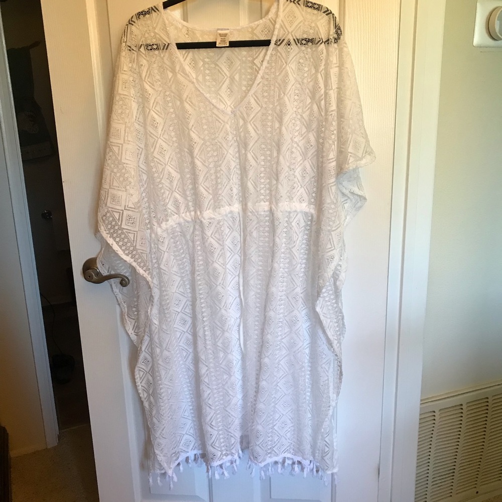 25% off 3+ Items  Swim suit cover up